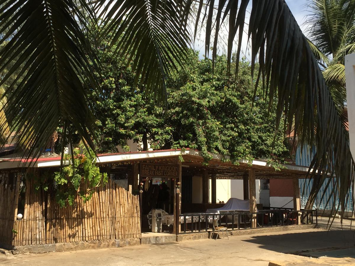 The Family Kingdom Resort Freetown Luaran gambar
