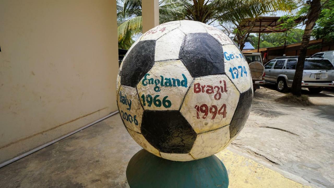 The Family Kingdom Resort Freetown Luaran gambar