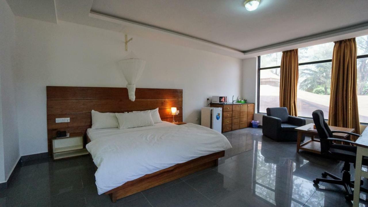 The Family Kingdom Resort Freetown Luaran gambar