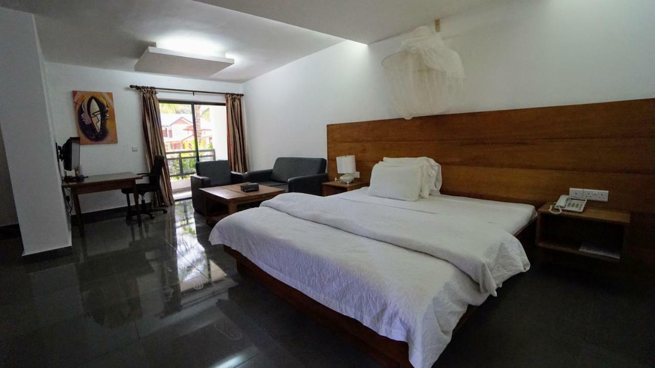 The Family Kingdom Resort Freetown Luaran gambar
